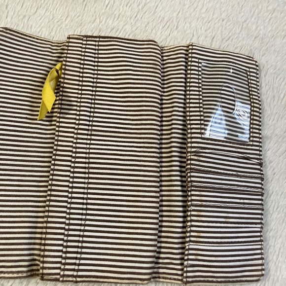 Thirty one . Cute floral wallet. - Picture 8 of 8